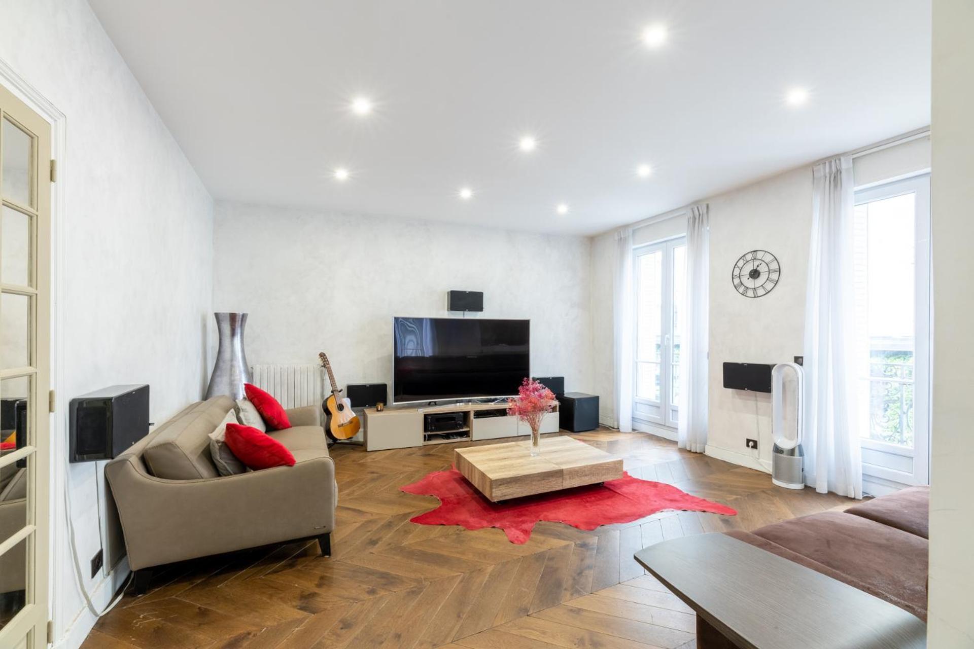 Passy Spacieux 2 Balcon Apartment *